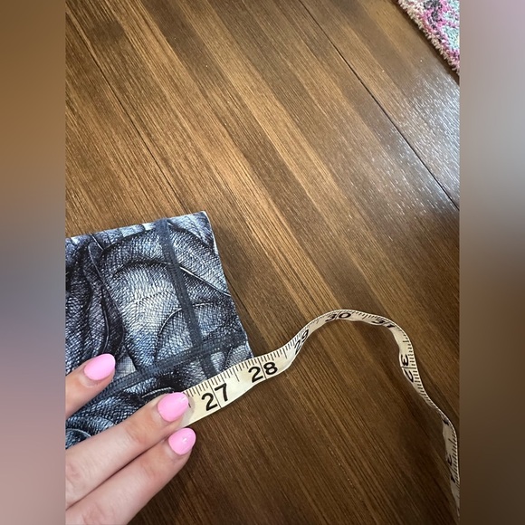 Lululemon Wunder Under Hi-Rise Tight Nulux
Concrete Jungle Alpine White
W5AQ2S
6 - Picture 7 of 7